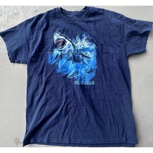 SeaWorld T-Shirt Men's Size XL White Shark Graphic Pullover Causal Blue